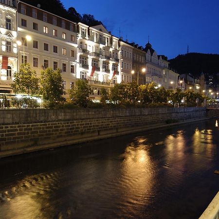 Ea Apartmany Mozart Karlsbad Exteriör bild
