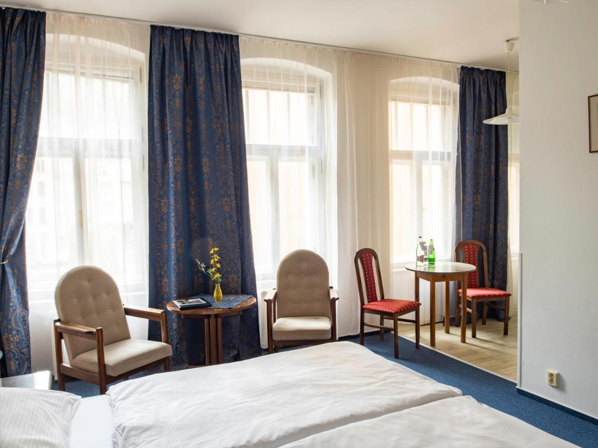 Ea Apartmany Mozart Karlsbad Exteriör bild