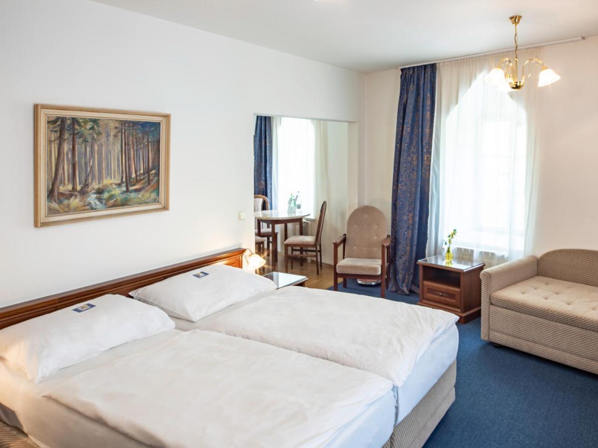 Ea Apartmany Mozart Karlsbad Exteriör bild