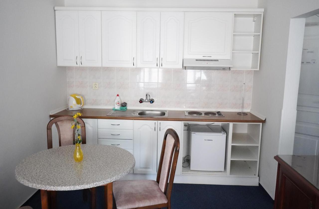 Ea Apartmany Mozart Karlsbad Exteriör bild
