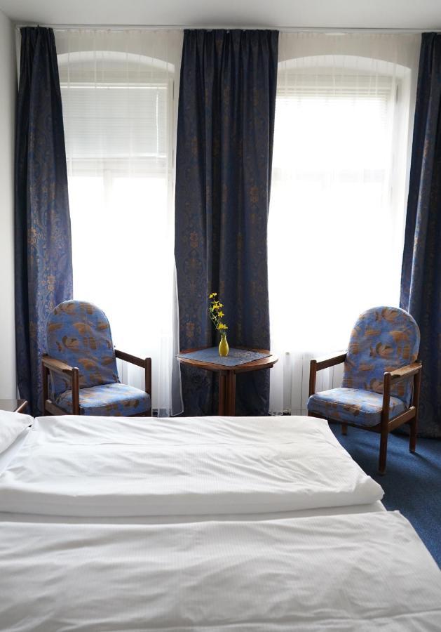 Ea Apartmany Mozart Karlsbad Exteriör bild